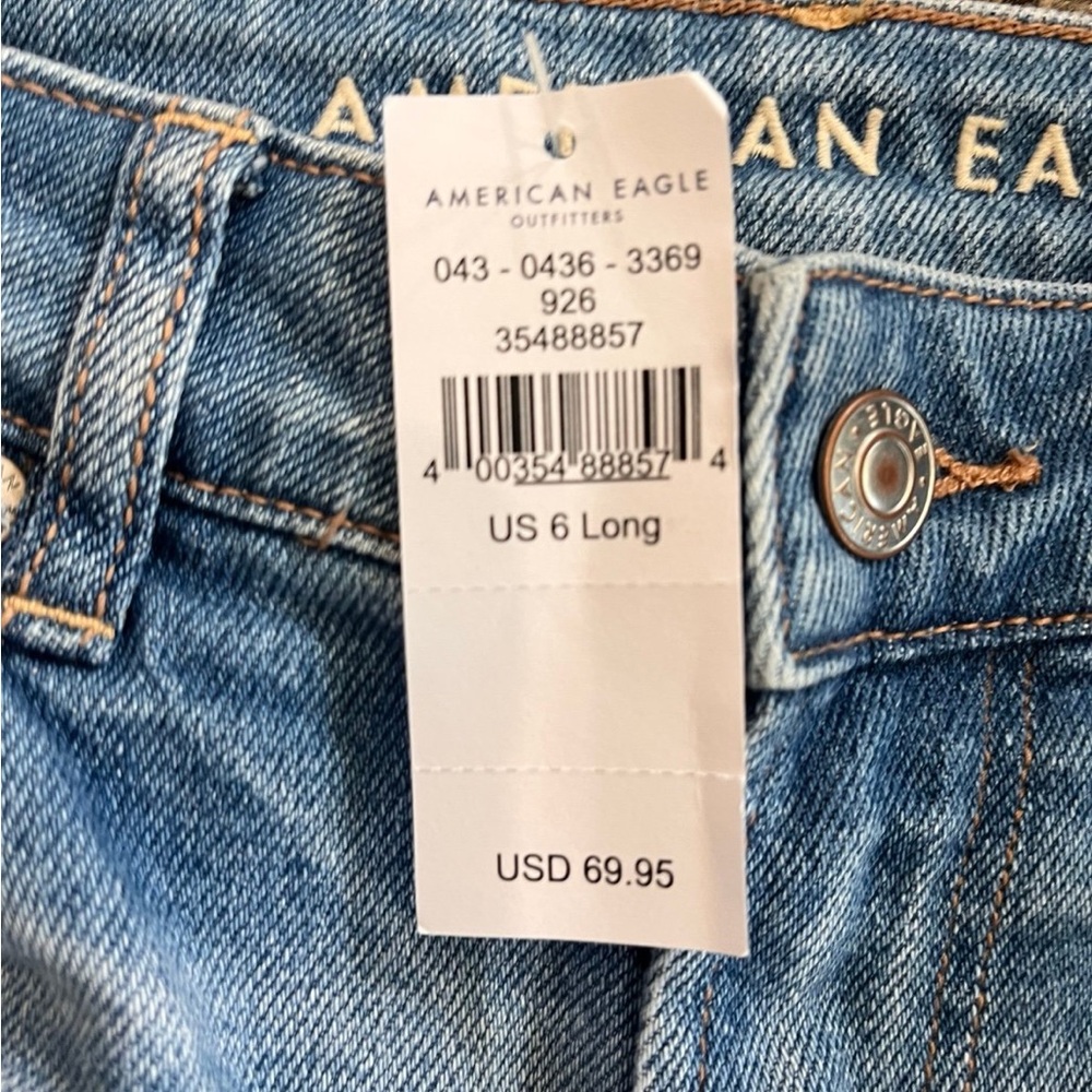 NWT AMERICAN EAGLE Distressed Stretch Mom Jeans High Rise Women’s 6 Long - Picture 6 of 10